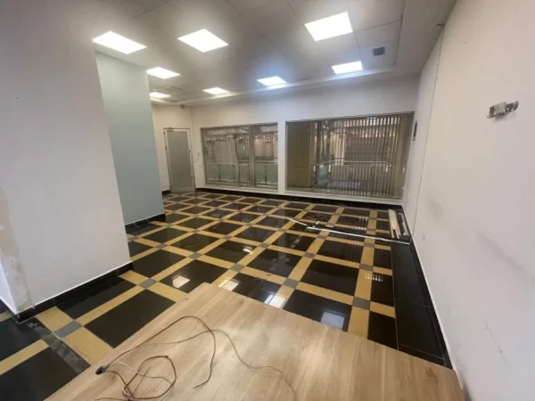 Tirane, shitet ambjent biznesi Kati 2, 107 m² 260.000 € (Rruga e Barrikadave)