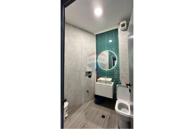 Tirane, shitet ambjent biznesi , 77 m² 
