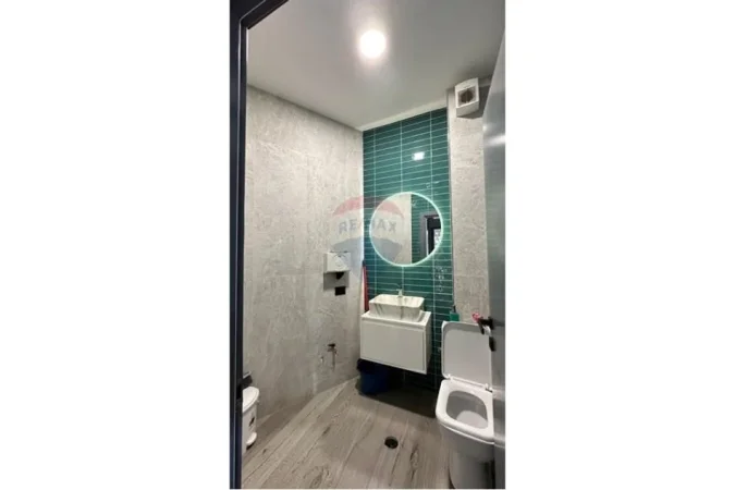 Tirane, shitet ambjent biznesi , 77 m² 