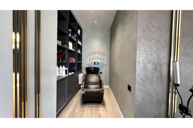 Tirane, shitet ambjent biznesi , 77 m² 