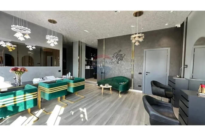 Tirane, shitet ambjent biznesi , 77 m² 