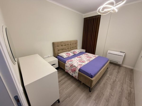 Tirane, jepet me qera apartament 2+1 Kati 4, 800 €