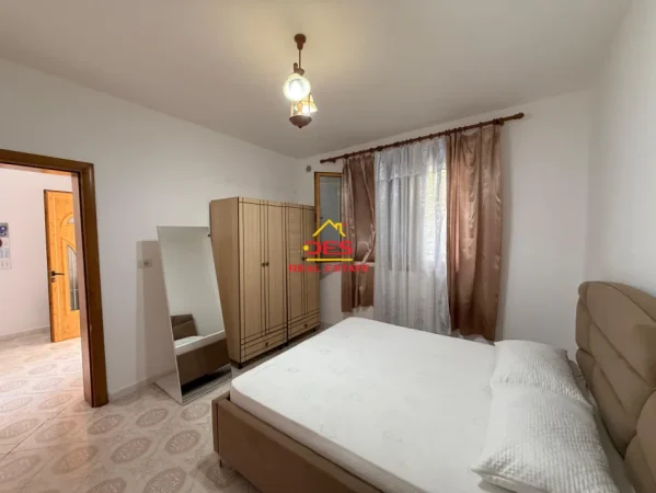 Vlore, jepet me qera shtepi 2+1+Ballkon Kati 0, 110 m² 400 € (Rruga Murat Tërbaçi)