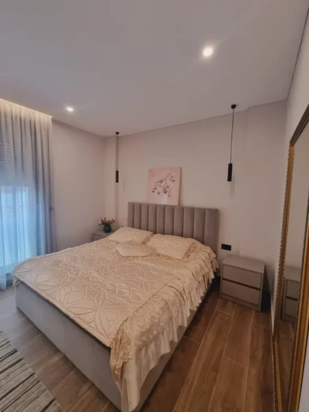 Tirane, shitet apartament 1+1 , 75 m² 200.000 € (teg)