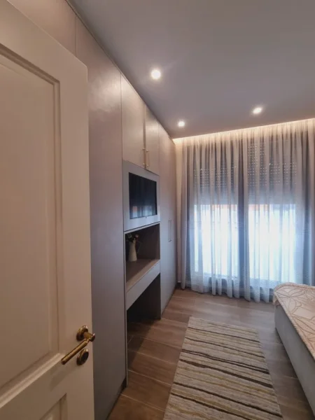 Tirane, shitet apartament 1+1 , 75 m² 200.000 € (teg)