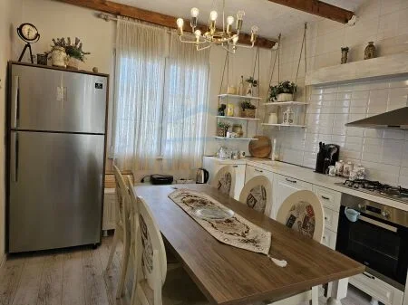 Tirane, shitet apartament 2+1 Kati 4, 100 m² 175.000 € 