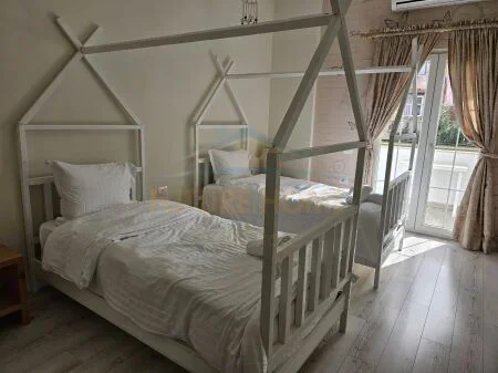 Tirane, shitet apartament 2+1 Kati 4, 100 m² 175.000 € 