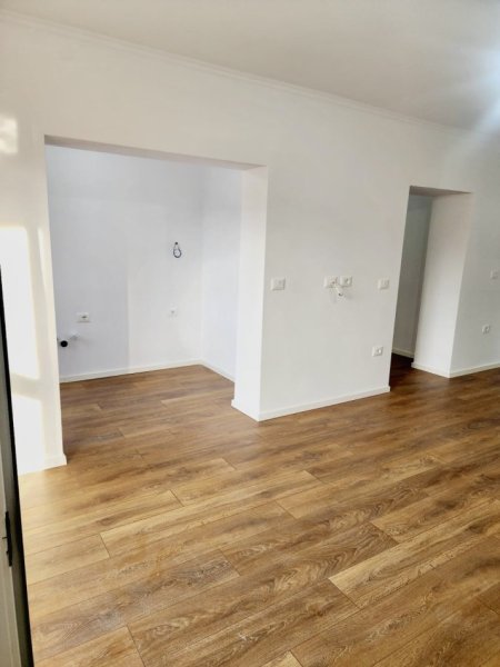 Tirane, shitet apartament 2+1+Aneks+Ballkon Kati 4, 77 m² 155.000 € (Ali Demi)