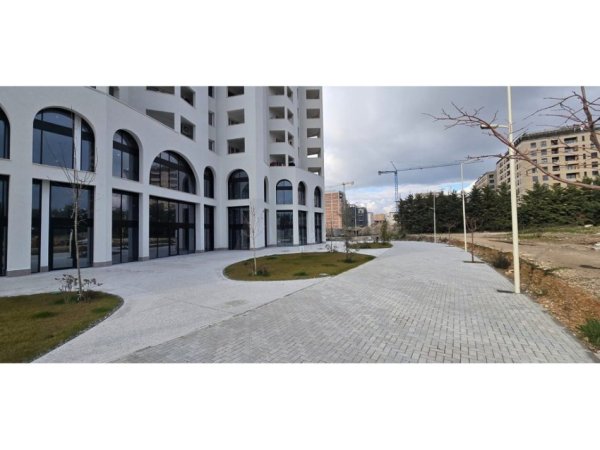 Tirane, jepet me qera ambjent biznesi Kati 0, 126 m² 1.300 € 