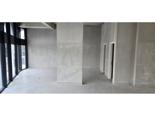 Tirane, jepet me qera ambjent biznesi Kati 0, 126 m² 1.300 € 