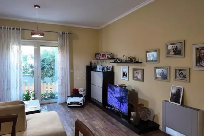 Tirane, shitet Vile 3 Katshe , 256 m² 350.000 € (Rruga Shefqet Kuka, Tiranë)