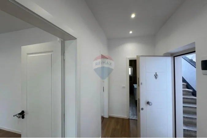 Tirane, jepet me qera apartament 2+1+Ballkon , 68 m² 650 € (Myslym Shyri)
