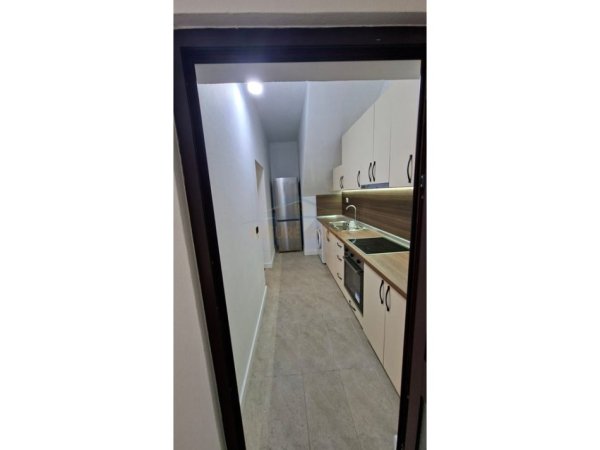 Shqiperi, jepet me qera apartament 2+1 Kati 2, 76 m² 650 € (Mine Peza)