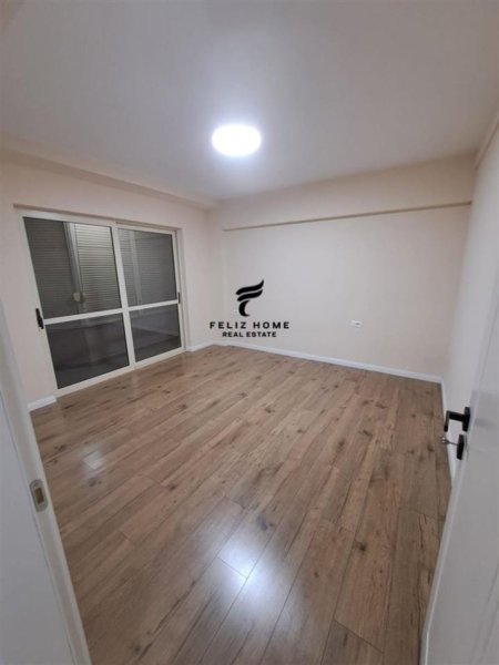 Tirane, jepet me qera zyre , 80 m² 1.200 € (QENDER)