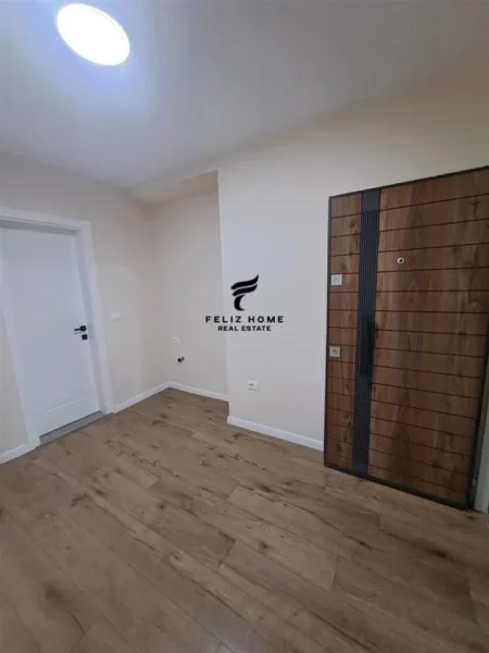 Tirane, jepet me qera zyre , 80 m² 1.200 € (QENDER)