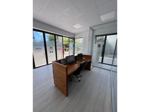 Tirane, jepet me qera ambjent biznesi Kati 0, 122 m² 2.000 € (Rruga Teodor Keko , Residenca Future Home)