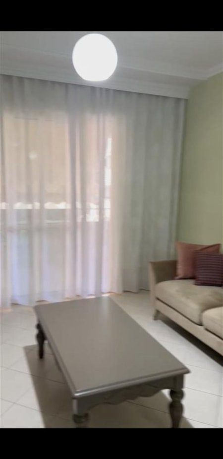 Tirane, jepet me qera apartament 1+1 Kati 5, 74 m² 600 € (KOMUNA E PARISIT)