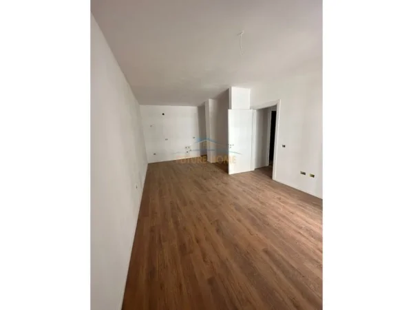 Tirane, shitet apartament 2+1 Kati 3, 100 m² 110.000 € (UNIVERS CITY)