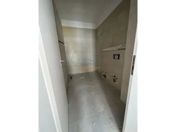 Tirane, shitet apartament 2+1 Kati 3, 100 m² 110.000 € (UNIVERS CITY)