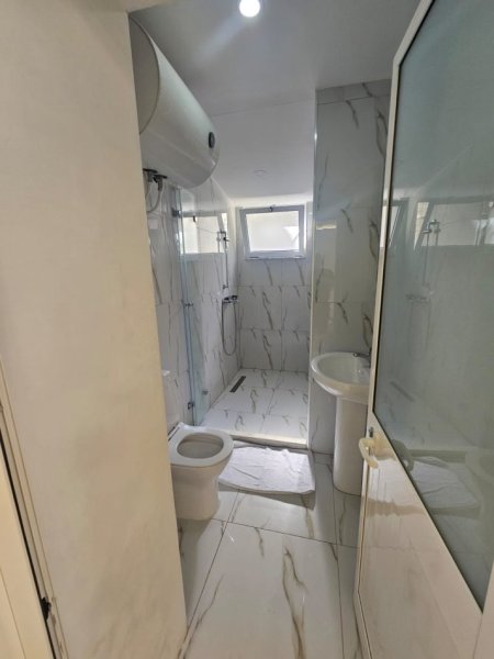 Jepet me Qera Super Apartament 1+1 Pas 15-katëshit ne Qender te Tiranes tek Galeria, Kati 0, 60 m² 500 €URO