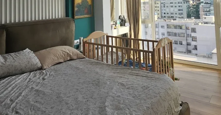 Tirane, shitet apartament 2+1 , 125 m² 318.000 € (komuna parisit)