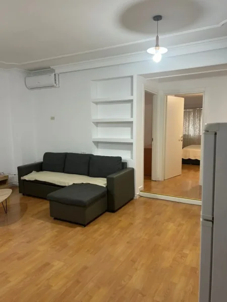 Tirane, jepet me qera apartament 2+1 Kati 2, 70 m² 700 € (Blloku)