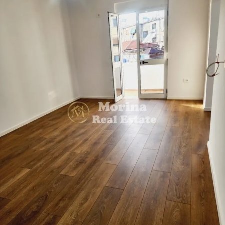 Tirane, shitet apartament 2+1 Kati 4, 77 m² 155.000 € (Ali Demi, Shkolla 1 Maj)