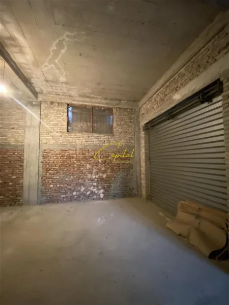 Tirane, jepet me qera ambjent biznesi Kati 0, 131 m² 750 € (KOMBINAT)