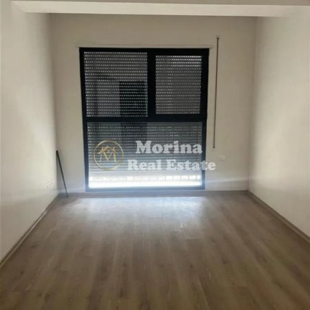 Tirane, jepet me qera ambjent biznesi Kati 3, 116 m² 800 € (Jordan Misja)
