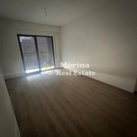 Tirane, jepet me qera ambjent biznesi Kati 3, 116 m² 800 € (Jordan Misja)