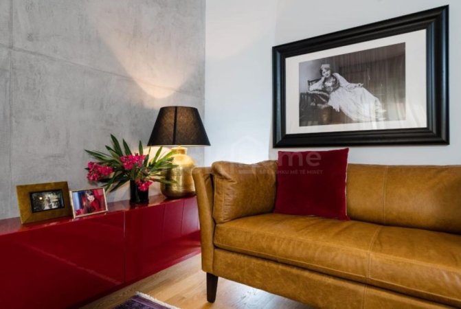 Tirane, shitet apartament 3+1+Ballkon , 278 m² (Sauk)