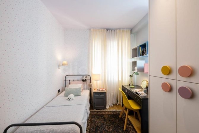 Tirane, shitet apartament 3+1+Ballkon , 278 m² (Sauk)