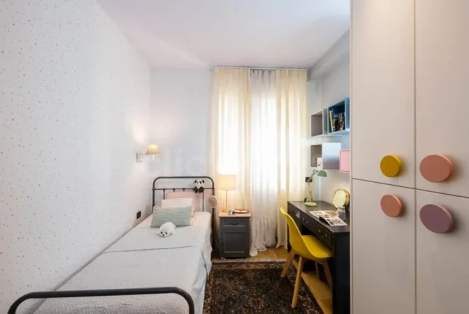 Tirane, shitet apartament 3+1+Ballkon , 278 m² (Sauk)