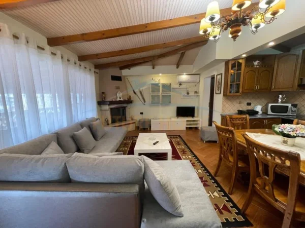 Tirane, jepet me qera apartament 3+1 Kati 3, 167 m² 800 € (Vilat Gjermane)