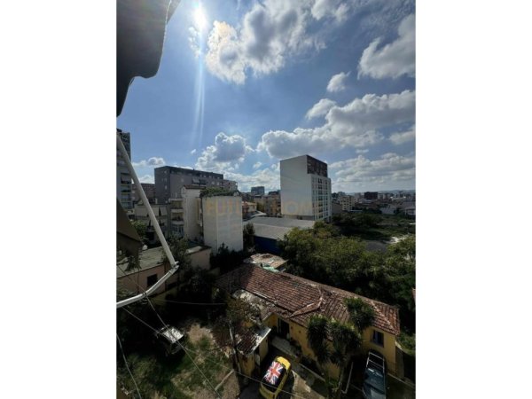 Tirane, jepet me qera apartament 2+1 Kati 4, 94 m² 650 € (Rruga e Dibres)