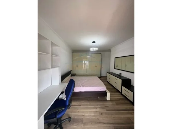 Tirane, jepet me qera apartament 2+1 Kati 4, 94 m² 650 € (Rruga e Dibres)