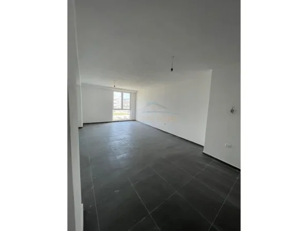 Tirane, shitet apartament 2+1 Kati 3, 110 m² 131.448 € (Rruga 5 Maji)