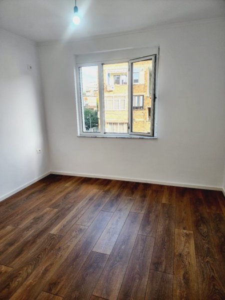 Tirane, shitet apartament 2+1 Kati 4, 77 m² 155.000 € (ALI DEMI)