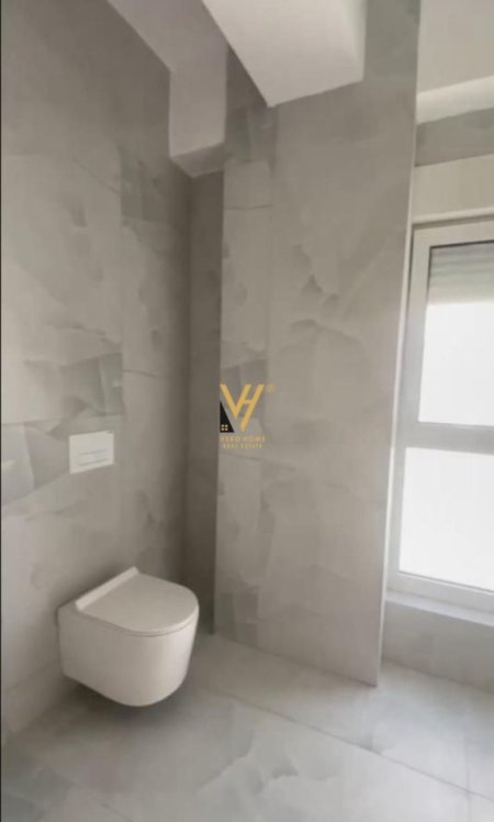 Tirane, jepet me qera apartament 3+1+Ballkon Kati 4, 120 m² 600 € (ALI DEMI)