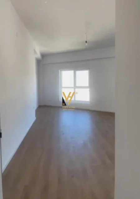Tirane, jepet me qera apartament 3+1+Ballkon Kati 4, 120 m² 600 € (ALI DEMI)