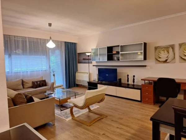 Tirane, jepet me qera apartament 2+1 Kati 5, 94 m² 900 € (Bllok , Prane Sheshi Willson)