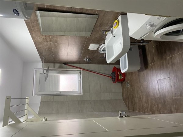 Apartament 2+1 me qera ne Xhamllik 550 €