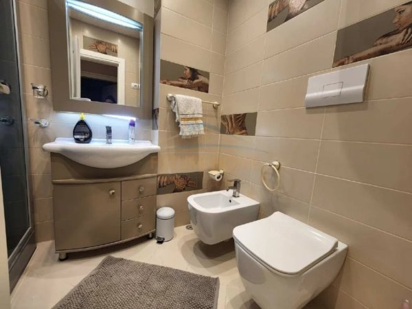 Tirane, jepet me qera apartament 2+1+Post Parkimi+Ballkon Kati 2, 107 m² 1.500 € (Kopshti Zoologjik)