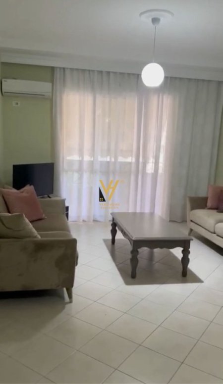 Tirane, jepet me qera apartament 1+1+Ballkon Kati 5, 75 m² 500 € (SELITE)