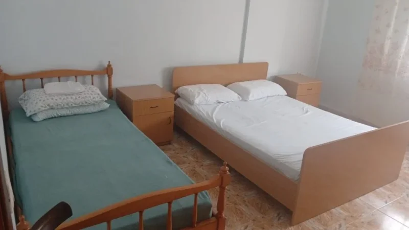 Tirane, jepet me qera apartament 1+1+Ballkon Kati 3, 74 m² 600 € (Rruga besim imami)