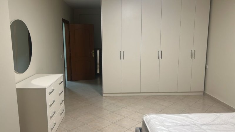 Tirane, jepet me qera apartament 2+1 Kati 5, 105 m² 550 € (Astir)