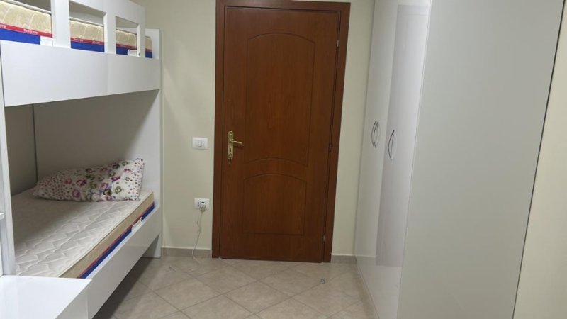Tirane, jepet me qera apartament 2+1 Kati 5, 105 m² 550 € (Astir)