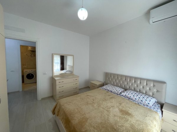 Tirane, jepet me qera apartament 3+1 Kati 5, 100 m² 600 € (KINOSTUDIO)