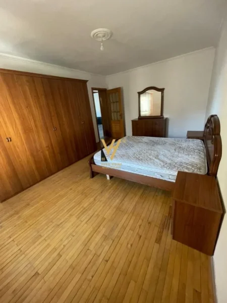 Tirane, jepet me qera apartament 2+1+Ballkon Kati 6, 110 m² 700 € (LAPRAKE)