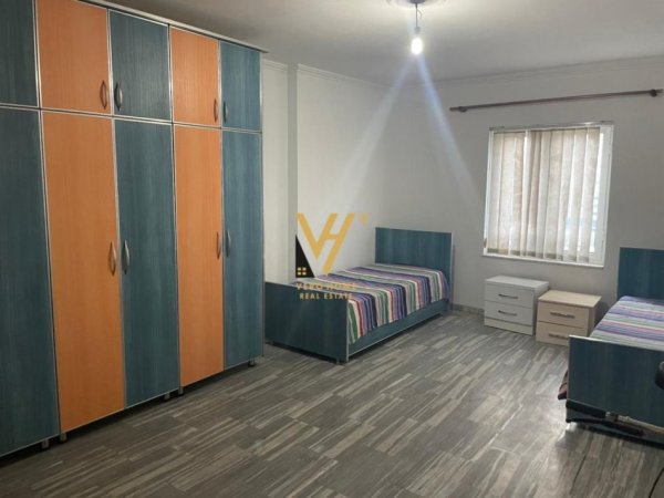 Tirane, jepet me qera apartament 2+1+Ballkon Kati 6, 110 m² 700 € (LAPRAKE)